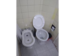 TUCUMAN 2100  ALQUILER  HERMOSO DOS AMBIENTES  ALQUILER .SOL. LUZ  COCINA CON LAVEDERO BAÑO COMPLETO  EXCELENTE