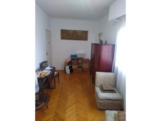 TUCUMAN 2100  ALQUILER  HERMOSO DOS AMBIENTES  ALQUILER .SOL. LUZ  COCINA CON LAVEDERO BAÑO COMPLETO  EXCELENTE