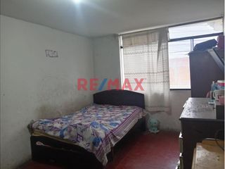 Foto 6 de Venta de Casa Oportunidad de Inversión
Venta de  casa de 2 pisos más azotea en Urb. San Isidro I Etapa
Ubicada en Calle Cristal Mz Q Lote 07, cerca