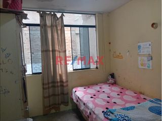 Foto 10 de Venta de Casa Oportunidad de Inversión
Venta de  casa de 2 pisos más azotea en Urb. San Isidro I Etapa
Ubicada en Calle Cristal Mz Q Lote 07, cerca