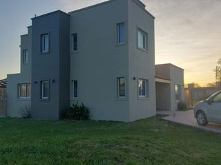 Foto 2 de ALQUILER DE CASA EN Miramar