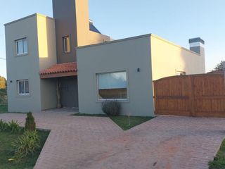 Foto 1 de ALQUILER DE CASA EN Miramar