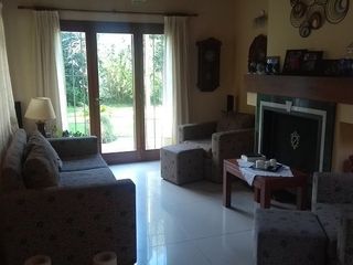 Foto 2 de VENTA MAGNIFICA CASA CON PILETA CUBIERTA Y CLIMATIZADA. BARRIO LOS TILOS