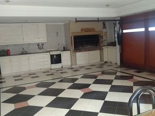 Foto 42 de VENTA MAGNIFICA CASA CON PILETA CUBIERTA Y CLIMATIZADA. BARRIO LOS TILOS