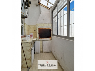 Foto 14 de RETASADA - CASA CON CUATRO AMBIENTES Y DOS LOCALES !!!