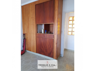 Foto 11 de RETASADA - CASA CON CUATRO AMBIENTES Y DOS LOCALES !!!