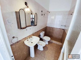 PH en venta - 3 Dormitorios 1 Baño - 83Mts2 - La Plata