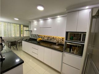 Apartamento en venta en Poblado Aguacatala Medellín