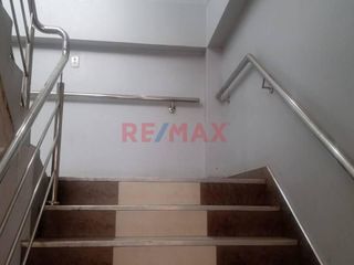 Foto 4 de Se Alquila Local Comercial 1Er Piso 2 Frentes De 181 Mt2 En Carabayllo