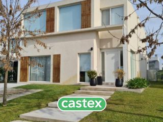 Foto 1 de Casa de dormitorios en venta en Castaños, Nordelta