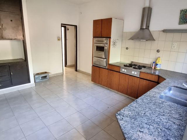 CASA EN VENTA - BARRIO CENTRO - ALLEN