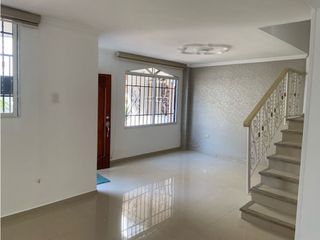 Foto 2 de ARRIENDO CASA EN CONJUNTO BARRIO CIUDAD JARDN