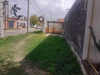 Foto 11 de Villa Adela, Hermosa zona, sobre calle Roque Arias.-