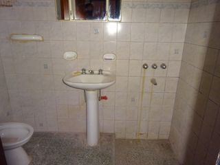 Foto 10 de Villa Adela, Hermosa zona, sobre calle Roque Arias.-