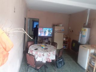 Foto 5 de Villa Adela, Hermosa zona, sobre calle Roque Arias.-