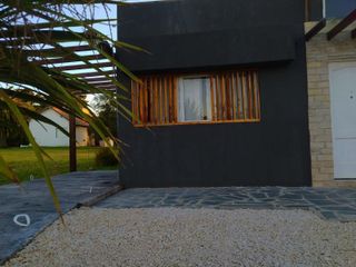Casa en venta - 2 dormitorios 1 baño - 90mts2 - Costa del Sol, Mar Chiquita