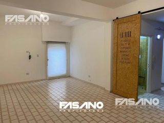DEPTO. 2 AMB. CON PATIO - BALLESTER CENTRO