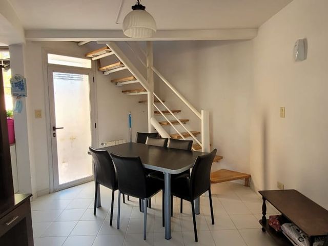 VENTA DUPLEX 1 DORM CIPOLLETTI CON COCHERA