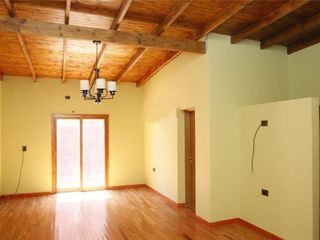Casa en venta - 2 dormitorios 3 baños - 360 mts2 - Manuel B Gonnet