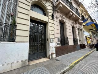 VENTA LA BOCA PISO 6 AMBIENTES C/BALCÓN AL FRENTE