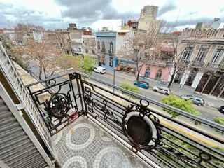 VENTA LA BOCA PISO 6 AMBIENTES C/BALCÓN AL FRENTE