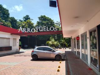 ARRIENDO EXCELENTE LOCAL C.C ARROYUELOS