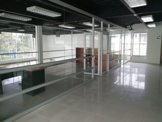 ARRIENDO EDIFICIO COMERCIAL 916M2, CENTRO NORTE DE QUTO