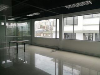 ARRIENDO EDIFICIO COMERCIAL 916M2, CENTRO NORTE DE QUTO