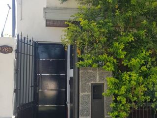 Foto 1 de Casa PH en venta en Quilmes Oeste