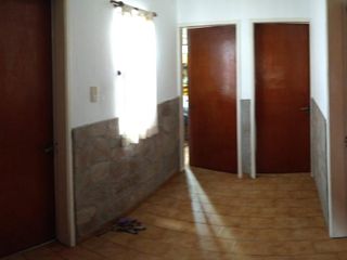 Casa en venta - 3 dormitorios 2 baños - cochera - 200mts2- La Plata
