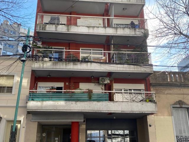 VENTA COCHERA FIJA Y CUB EN ALMAGRO BAJAS EXPENSAS