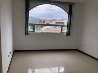 Foto 17 de Casa en renta, sector Cumbayá (Lumbisi)