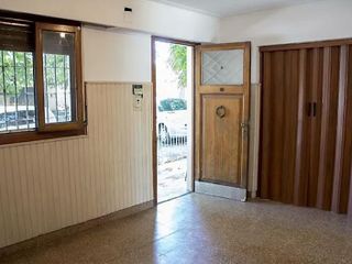 PH en venta - 2 dormitorios 1 baño - 212mts2 - Villa Elvira