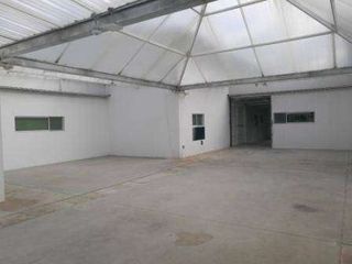 Foto 2 de ARRIENDO BODEGA 280M2 EN TUMBACO