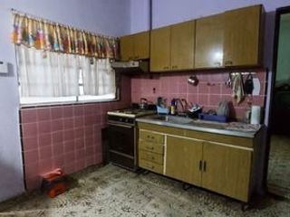 Casa en venta de 2 dormitorios c/ cochera en Morón