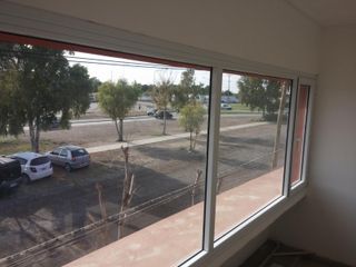 Foto 14 de SE ALQUILAN OFICINAS EN COMPLEJO VENEZUELA 114 DE VIEDMA