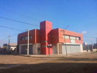 Foto 1 de SE ALQUILAN OFICINAS EN COMPLEJO VENEZUELA 114 DE VIEDMA