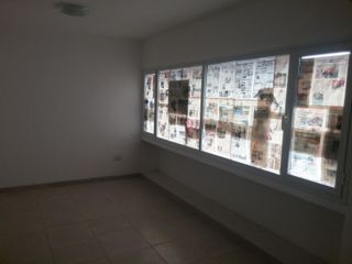 Foto 9 de SE ALQUILAN OFICINAS EN COMPLEJO VENEZUELA 114 DE VIEDMA