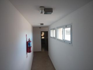 Foto 12 de SE ALQUILAN OFICINAS EN COMPLEJO VENEZUELA 114 DE VIEDMA