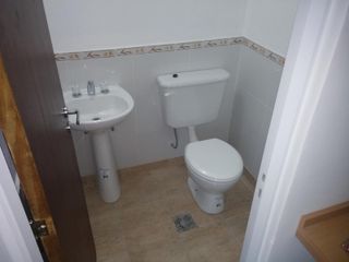 Foto 4 de SE ALQUILAN OFICINAS EN COMPLEJO VENEZUELA 114 DE VIEDMA