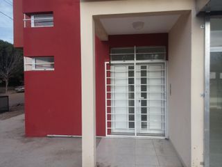 Foto 6 de SE ALQUILAN OFICINAS EN COMPLEJO VENEZUELA 114 DE VIEDMA