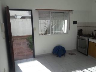 PH en venta - 1 dormitorio, 1 baño y patio - 57mts2 - La Plata