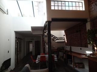 Casa en venta - 1 Dormitorio 1 Baño - Cochera - 260Mts2 - Bernal, Quilmes