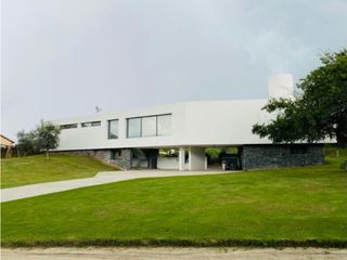 VENTA DE VIVIENDA EN POTRERILLO DE LARRETA - VIV0221