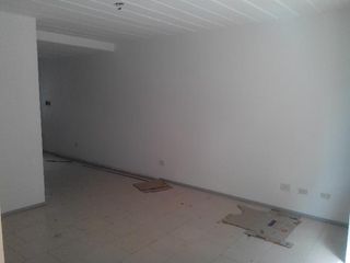 Foto 2 de Departamento 3 AMB CON PATIO Y  cochera. tigre. tacuari 255. todo incluido(  no abona expensas. abl agua )