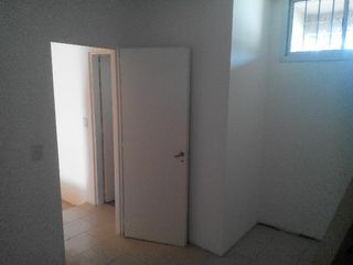 Foto 21 de Departamento 3 AMB CON PATIO Y  cochera. tigre. tacuari 255. todo incluido(  no abona expensas. abl agua )