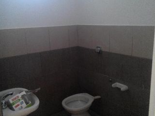 Foto 9 de Departamento 3 AMB CON PATIO Y  cochera. tigre. tacuari 255. todo incluido(  no abona expensas. abl agua )