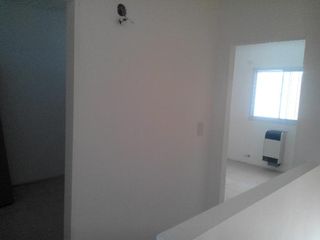 Foto 22 de Departamento 3 AMB CON PATIO Y  cochera. tigre. tacuari 255. todo incluido(  no abona expensas. abl agua )
