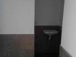 Foto 10 de Departamento 3 AMB CON PATIO Y  cochera. tigre. tacuari 255. todo incluido(  no abona expensas. abl agua )