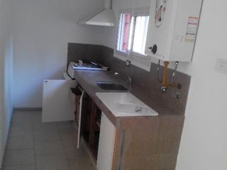 Foto 8 de Departamento 3 AMB CON PATIO Y  cochera. tigre. tacuari 255. todo incluido(  no abona expensas. abl agua )